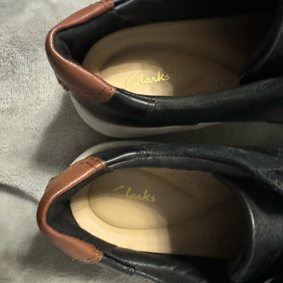 Women’s Clark dress tennis shoes size 7.5 - Picture 2 of 6